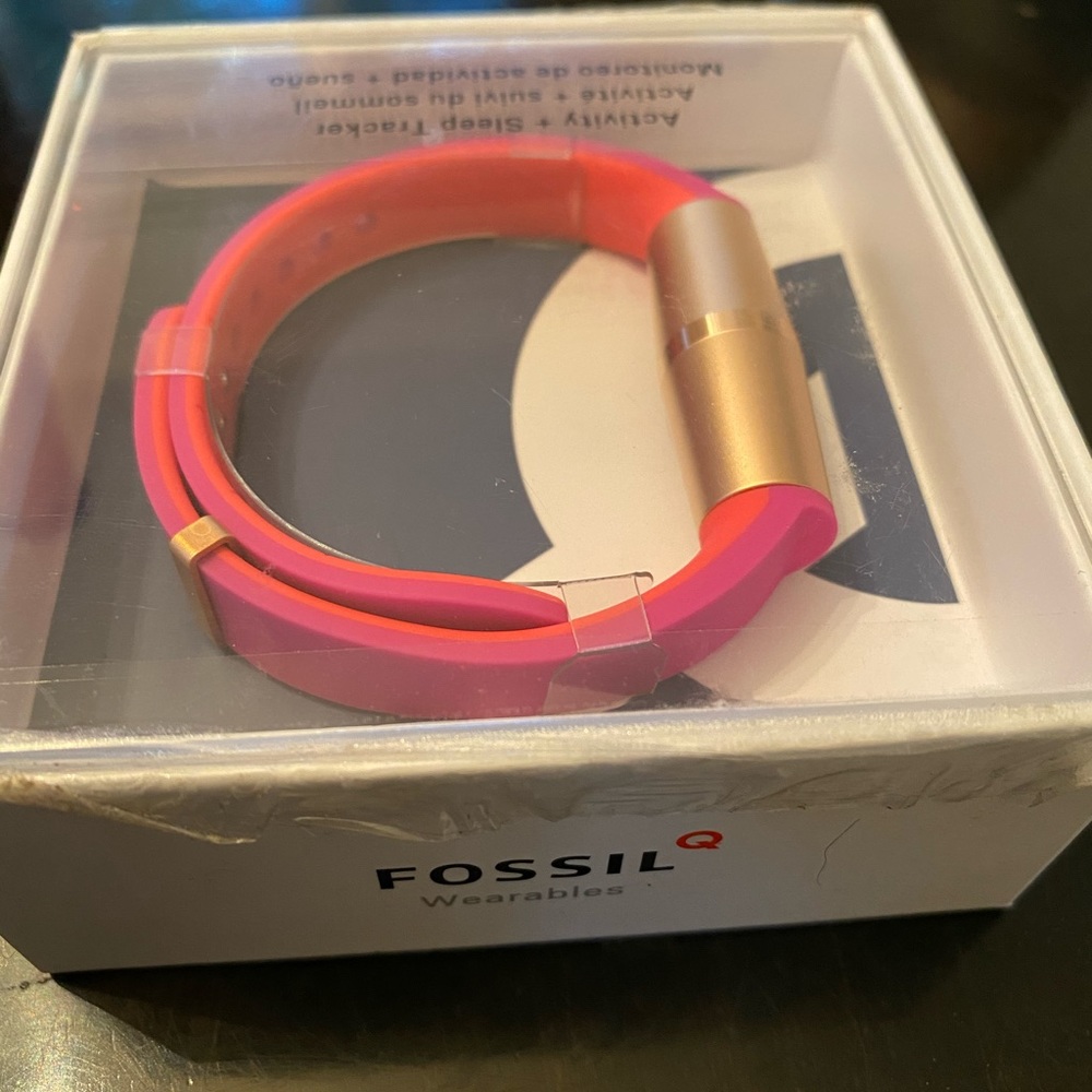 Fossil activity and sleep tracker